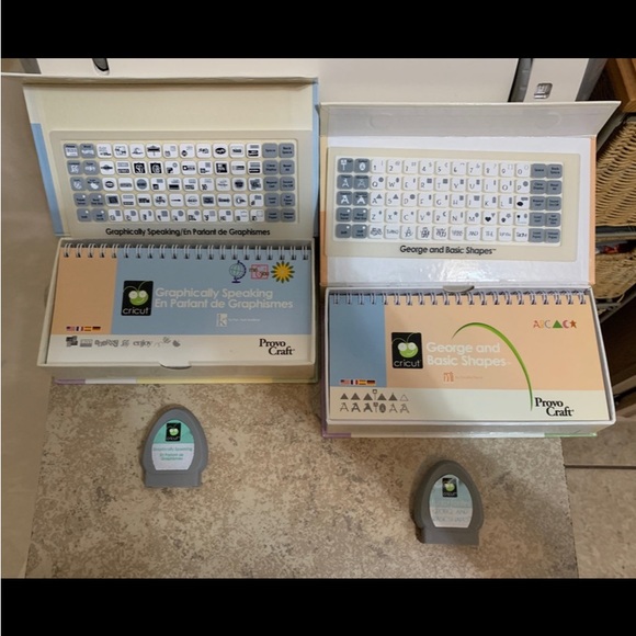 CRICUT CRV001 Personal Scrapbook Paper Craft Cutting Machine + Plus Extras - Picture 12 of 12